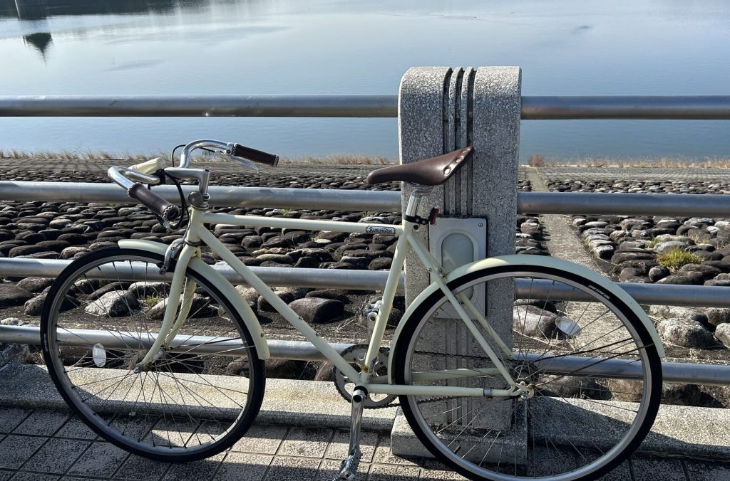 多摩湖と自転車